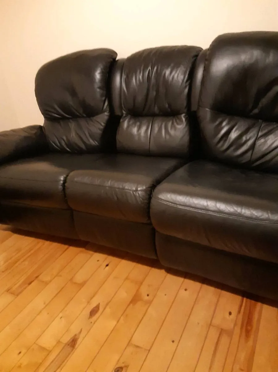 Couch - Image 2