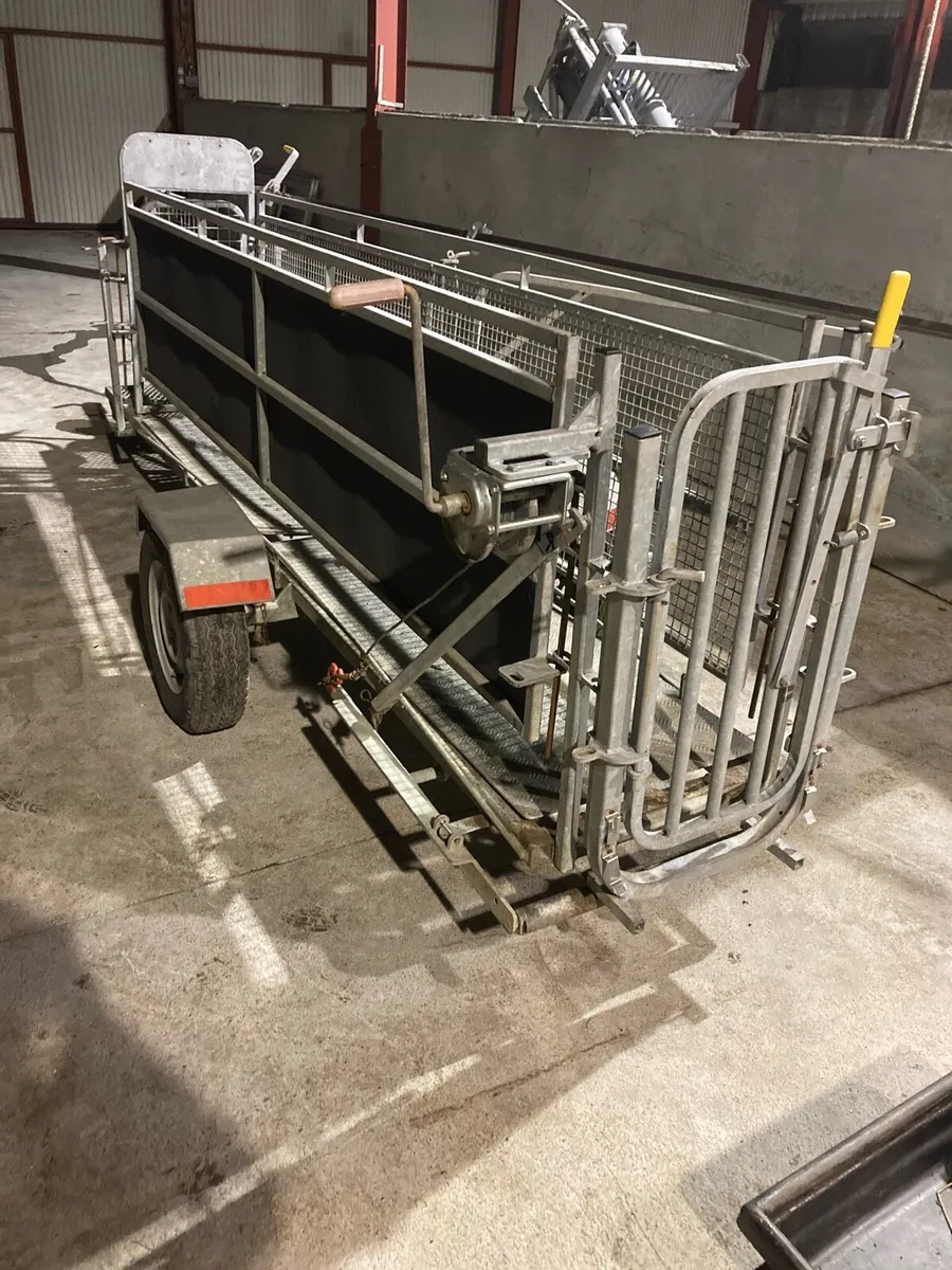Sheepeze mobile sheep handling unit - Image 1