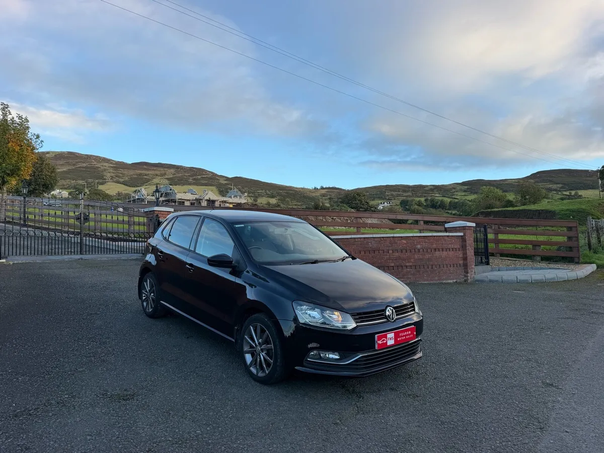 2015 Volkswagen Polo - Image 1