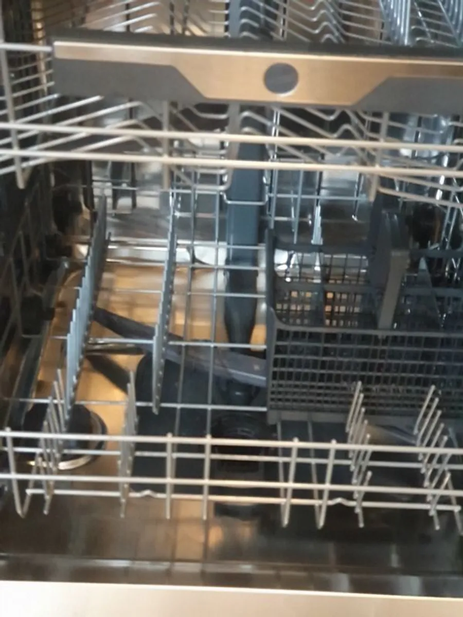 Nearly new dishwasher - Image 2
