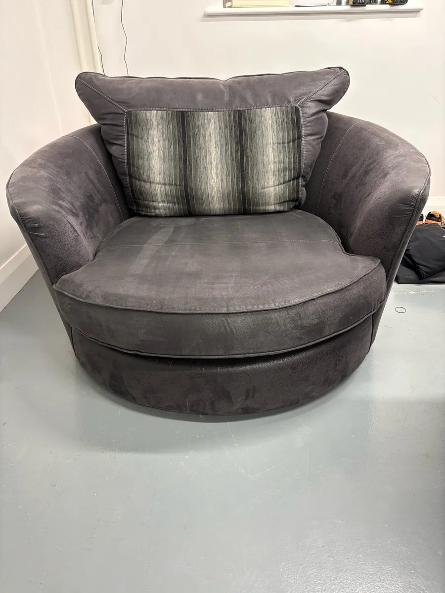 Rotating sofa chair