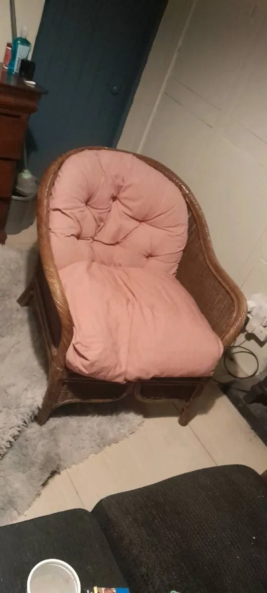 Traditional wicker armchair - Image 1