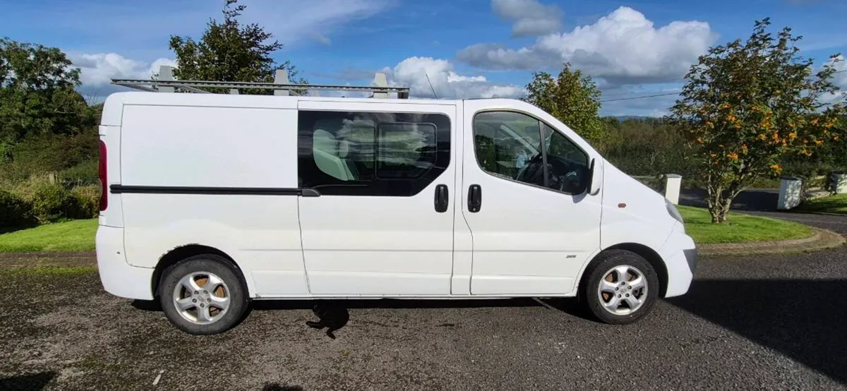 Vauxhall vivaro Crewe cab van - Image 1