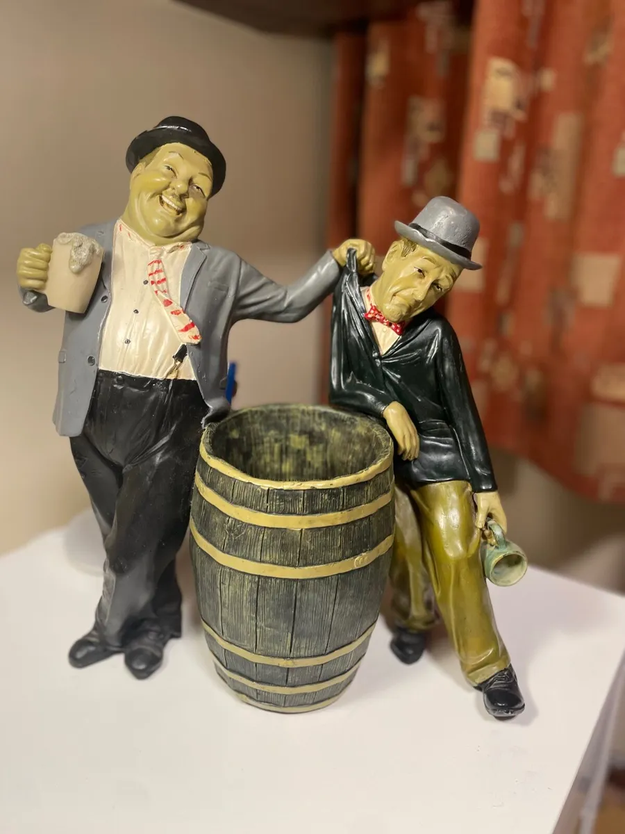 RARE LAUREL & HARDY  FIGURINE - Image 1