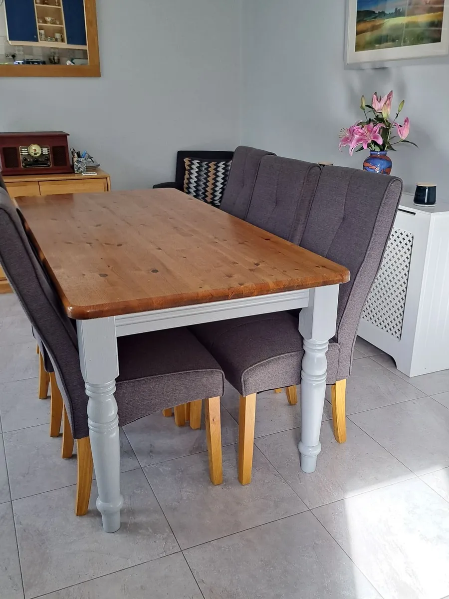 Dining table & 6 upholstered chairs - Image 2