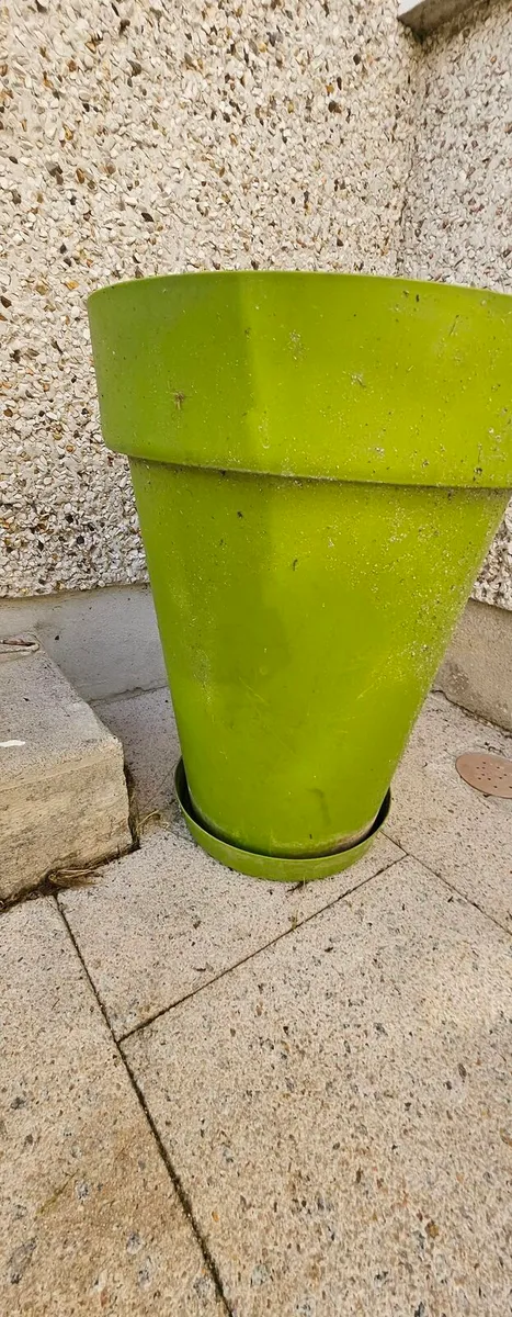 Large Green Planter Pot - Image 1
