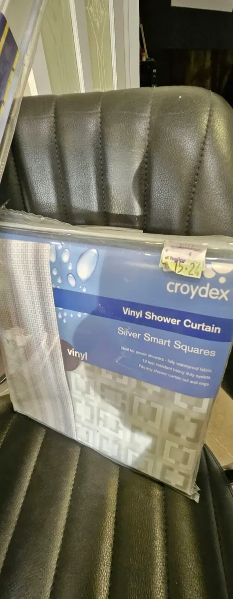 Euro Showers Bendi Track & Croydex Shower curtain - Image 4