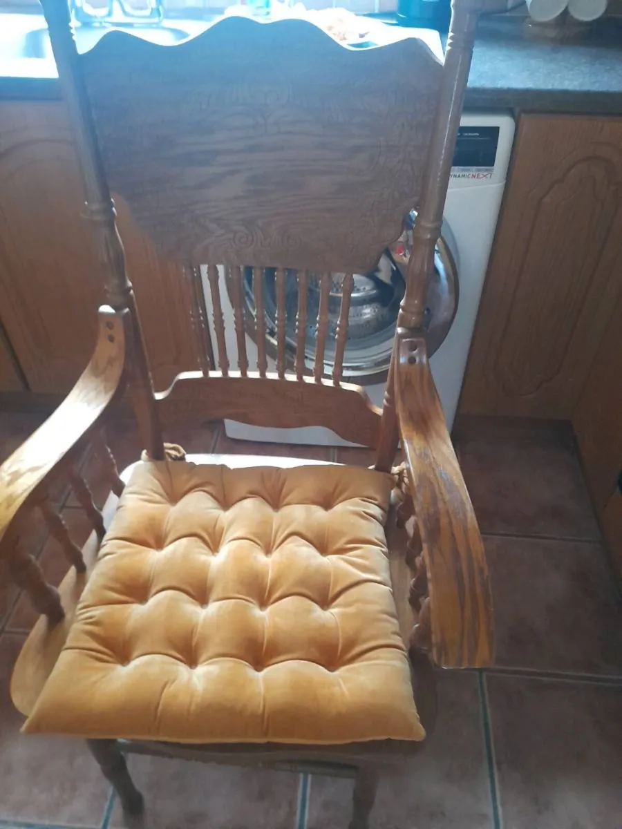 Dining Table & Chairs - Image 4