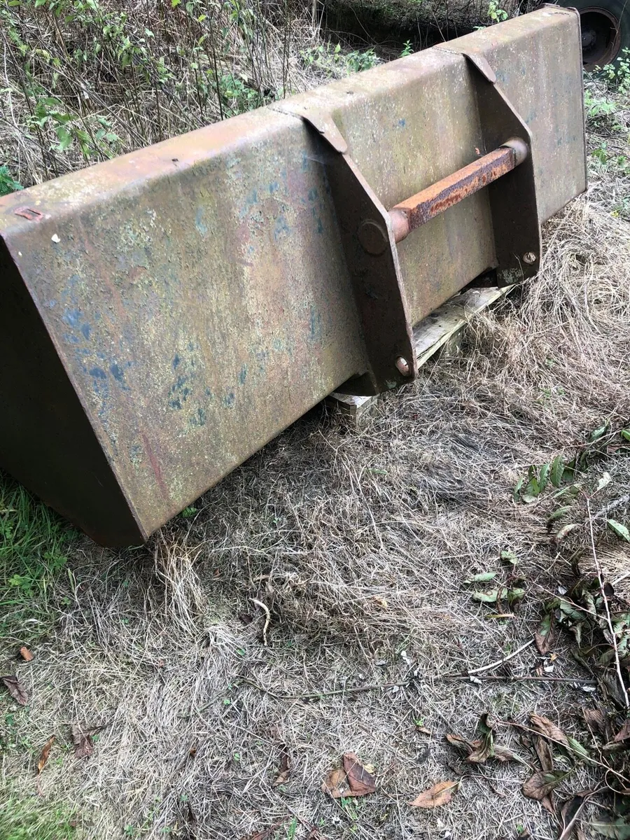 8ft manitou loading bucket - Image 3
