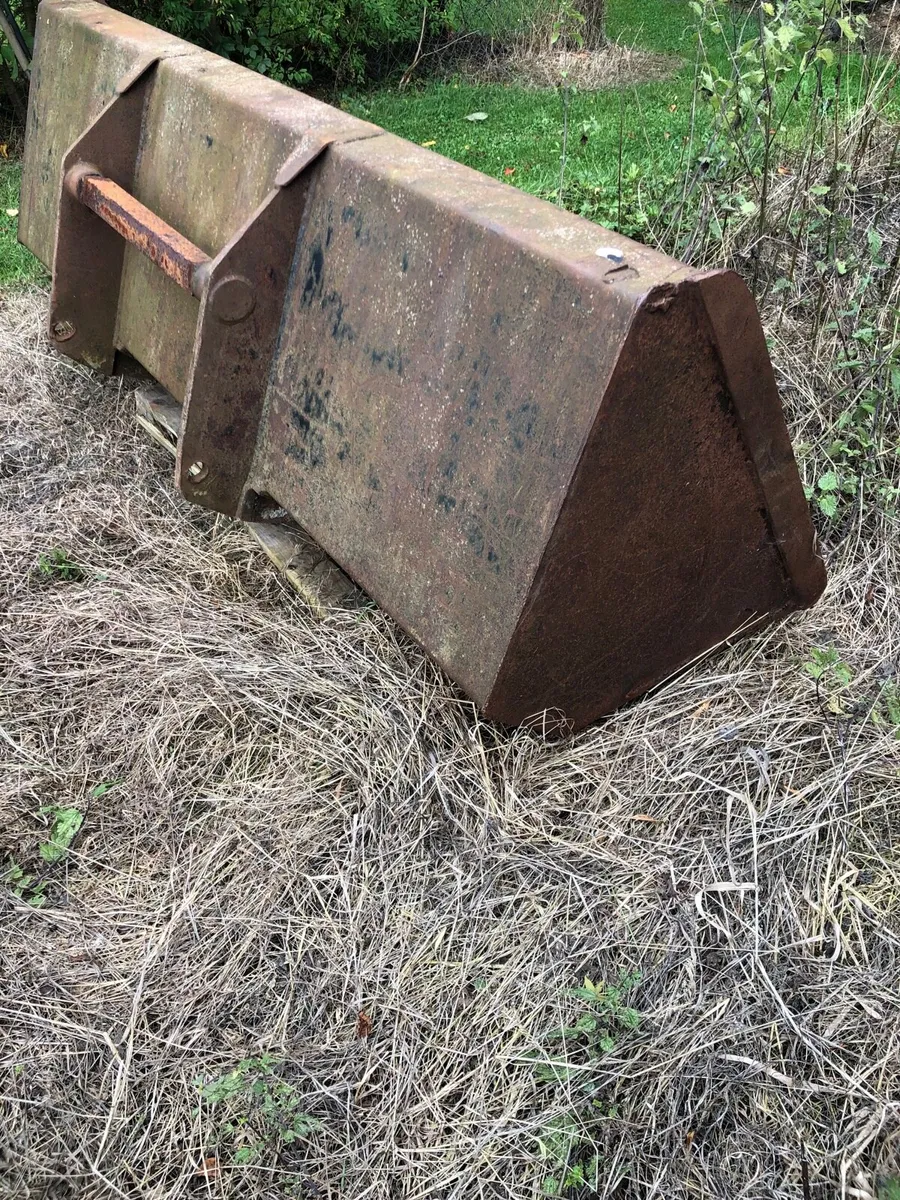 8ft manitou loading bucket - Image 4