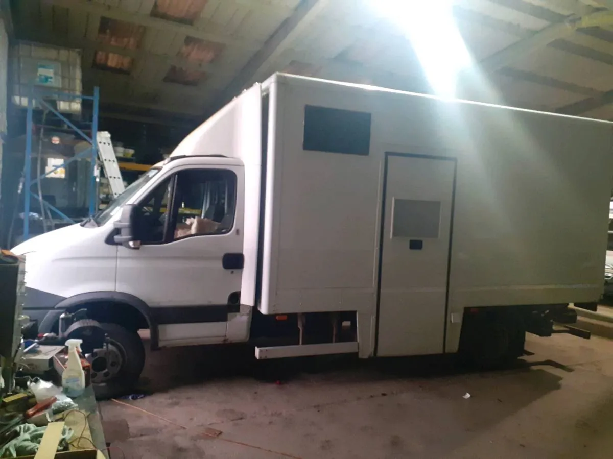 Camper - Image 1