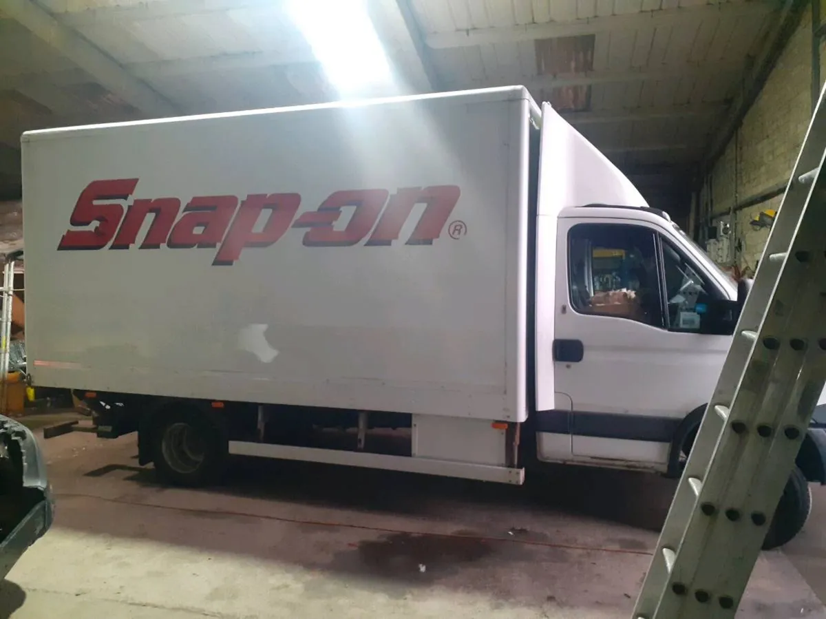 Camper - Image 2