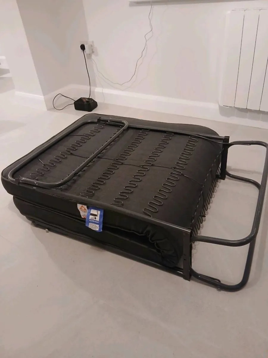 Fold up bed - Image 2