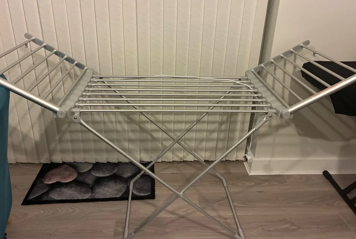 Heated Clothes Airer - Image 2