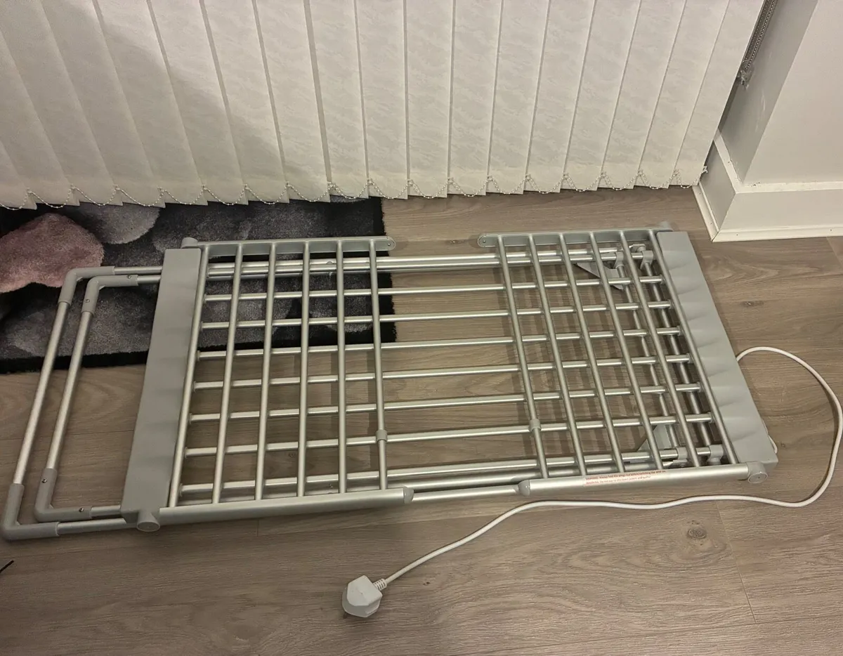 Heated Clothes Airer - Image 3