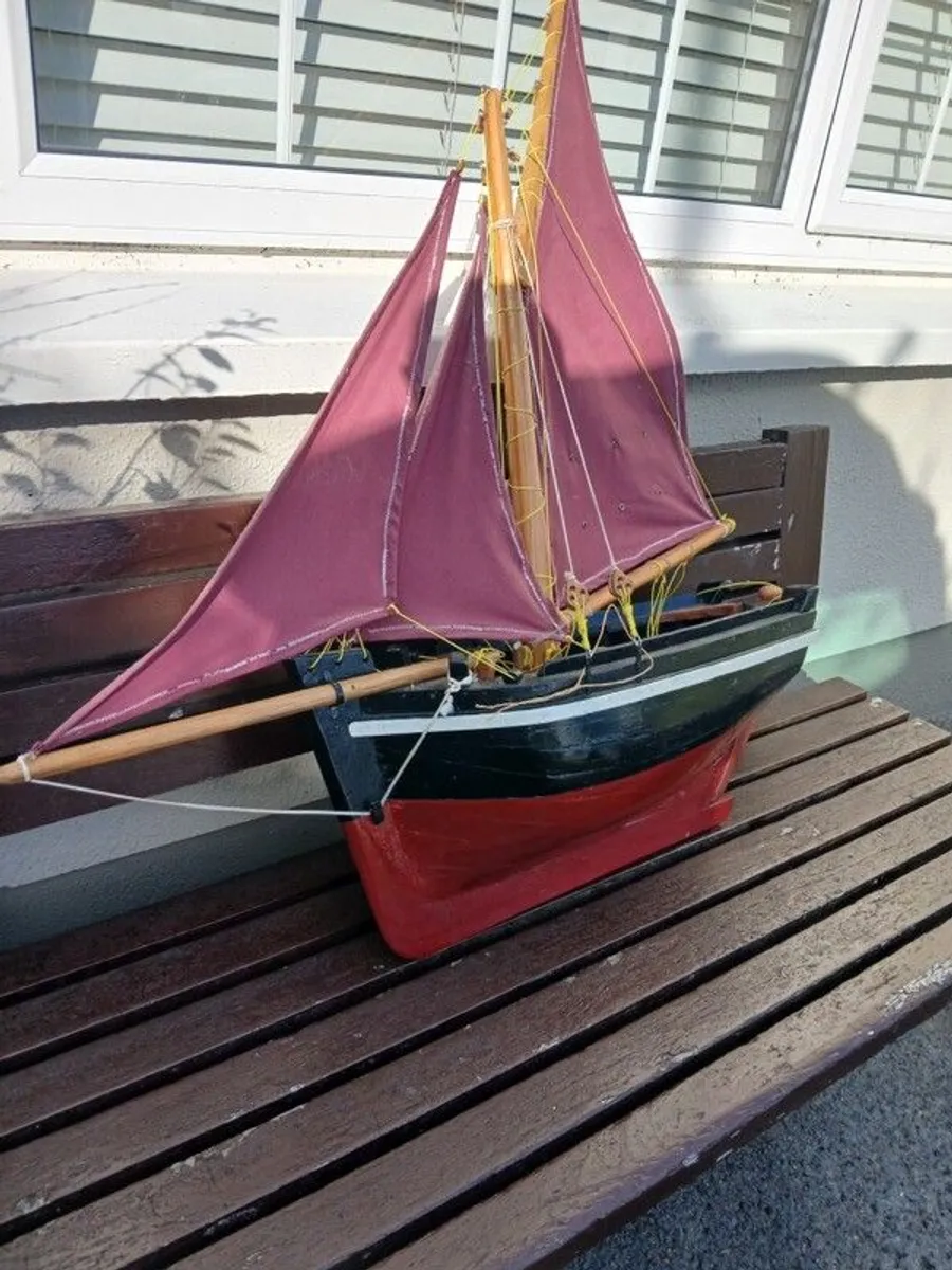 Galway Hooker - Large Model Boat - Image 1