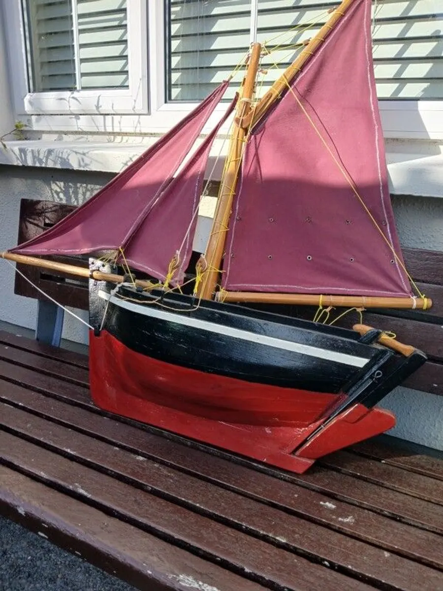 Galway Hooker - Large Model Boat - Image 4