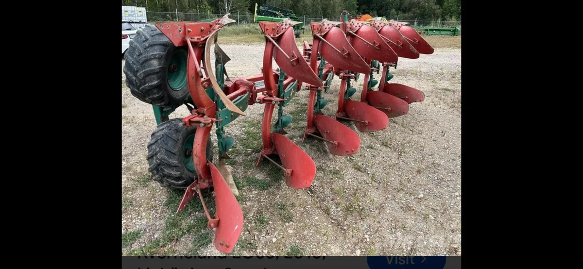 Keverneland EO85 6 furrow on land in furrow plough