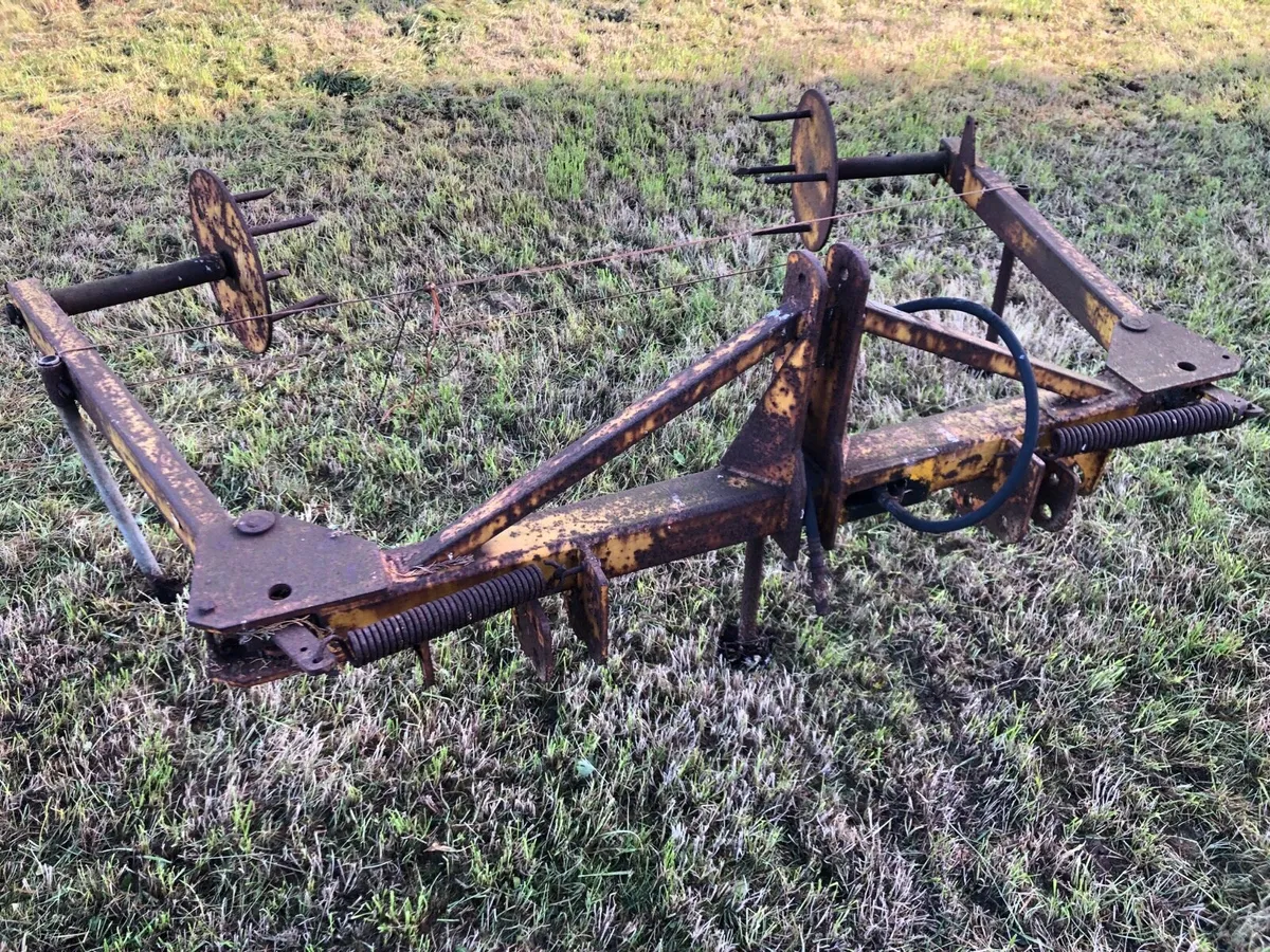 Bale unwinder - Image 1