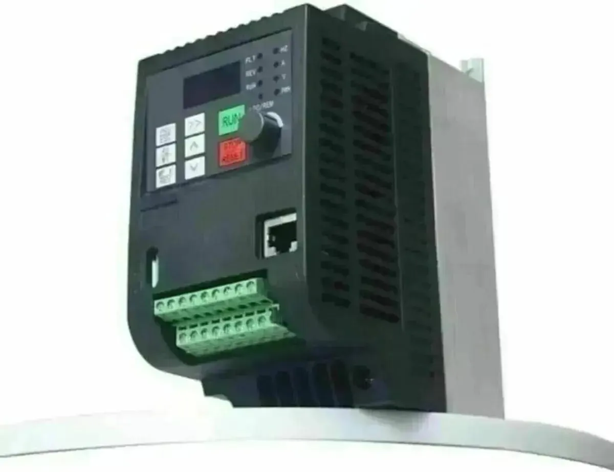 2.2kW Variable Frequency Drive 220V to 380V - Image 1