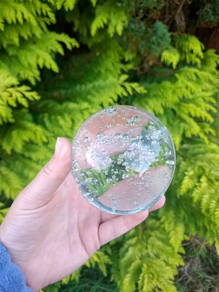 Glass paperweight - Image 1