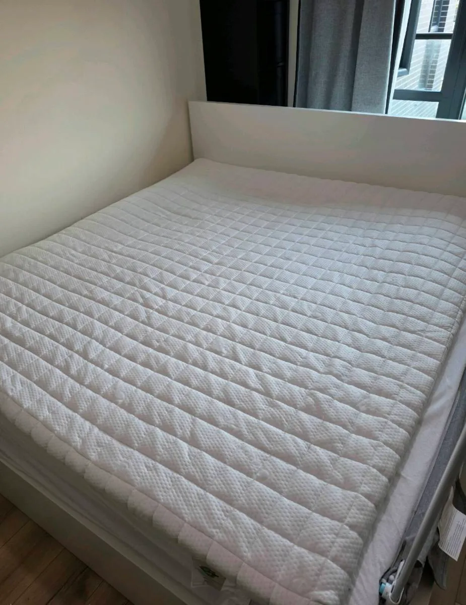 Mattress topper - Image 1