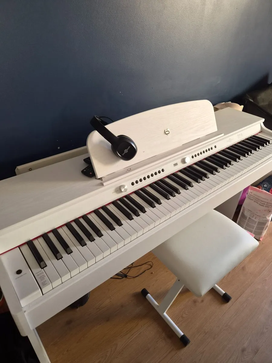 Piano - Image 1