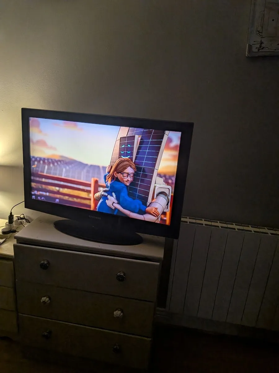 Samsung 32 inch Tv - Image 2