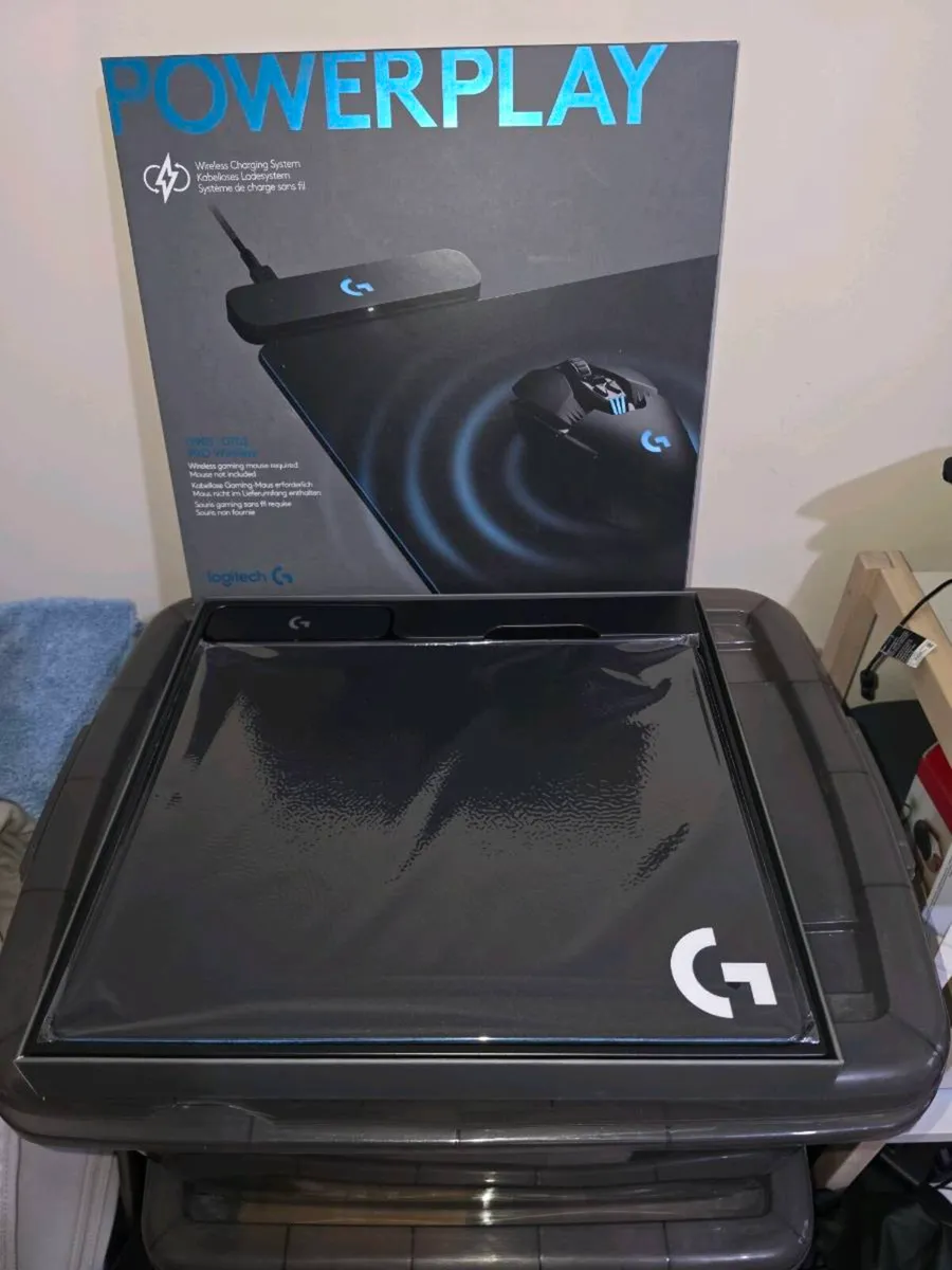 Logitech Powerplay Gaming mouse pad