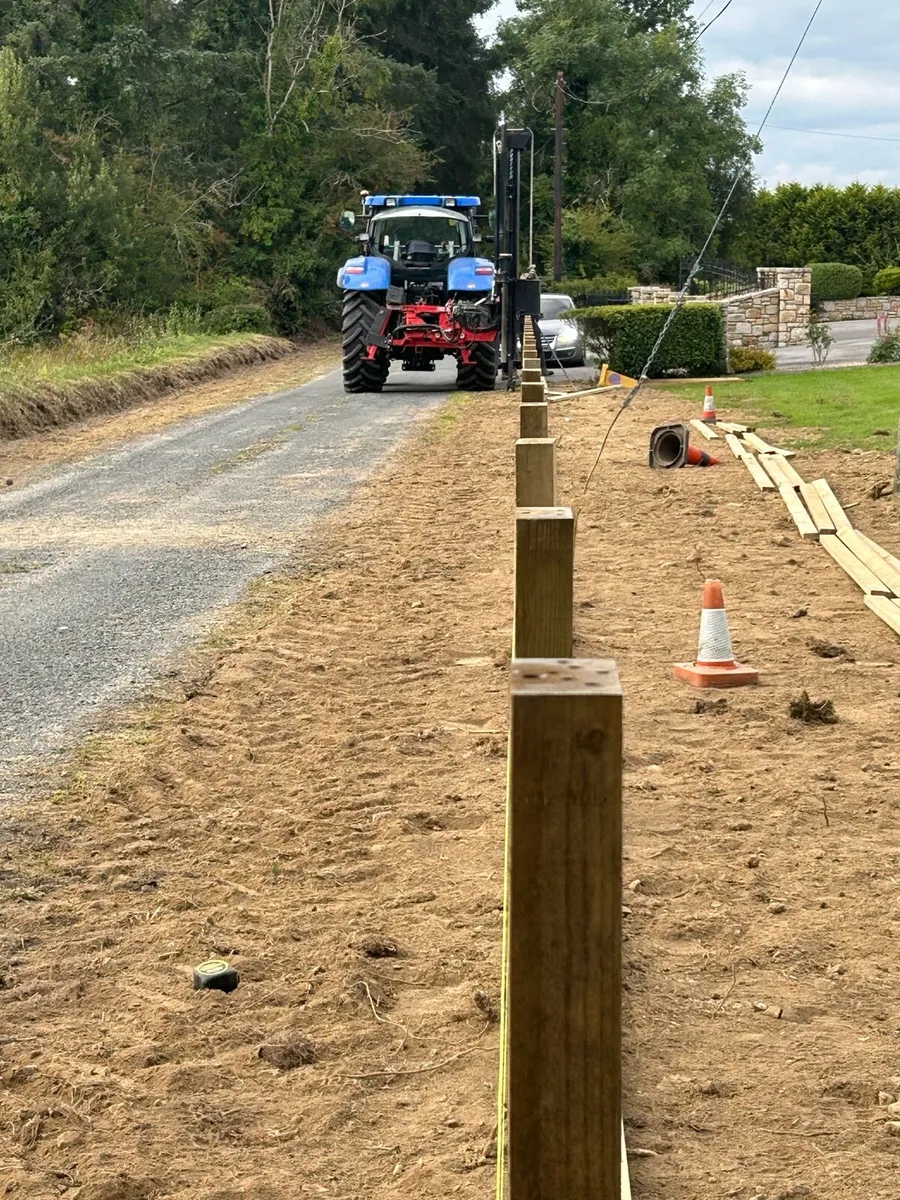 Fencing contractor - Image 4