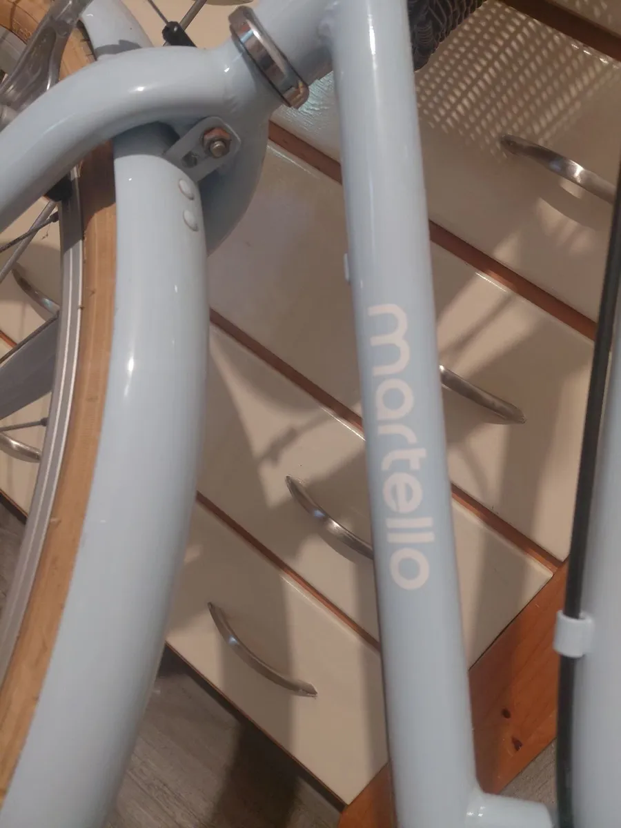 Ladies bicycle - Image 2