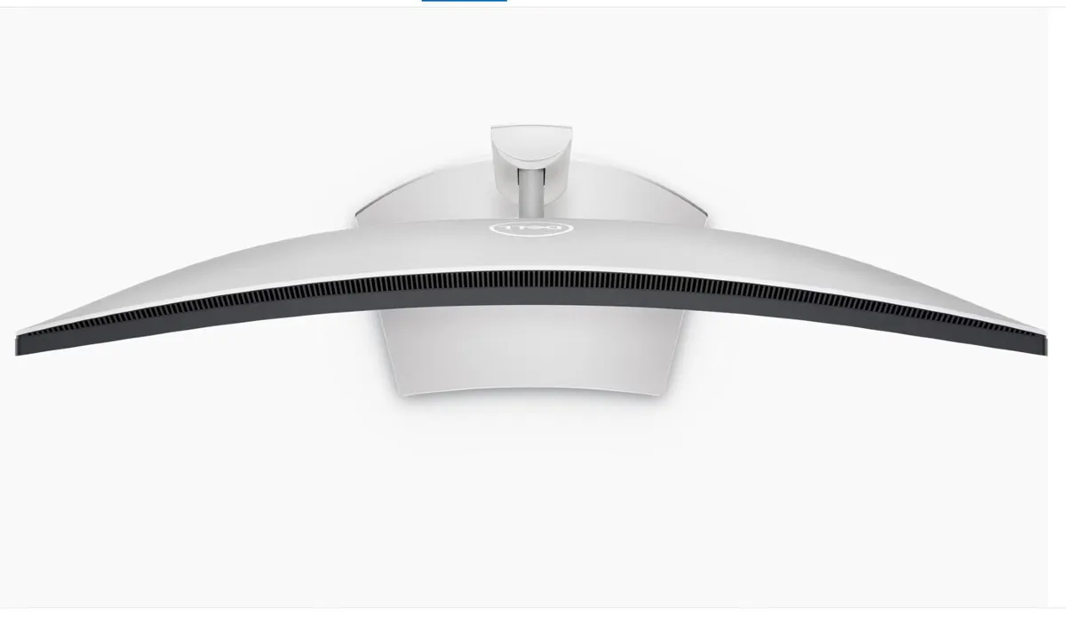 Dell 32" Curved 4K UHD Monitor - Image 4