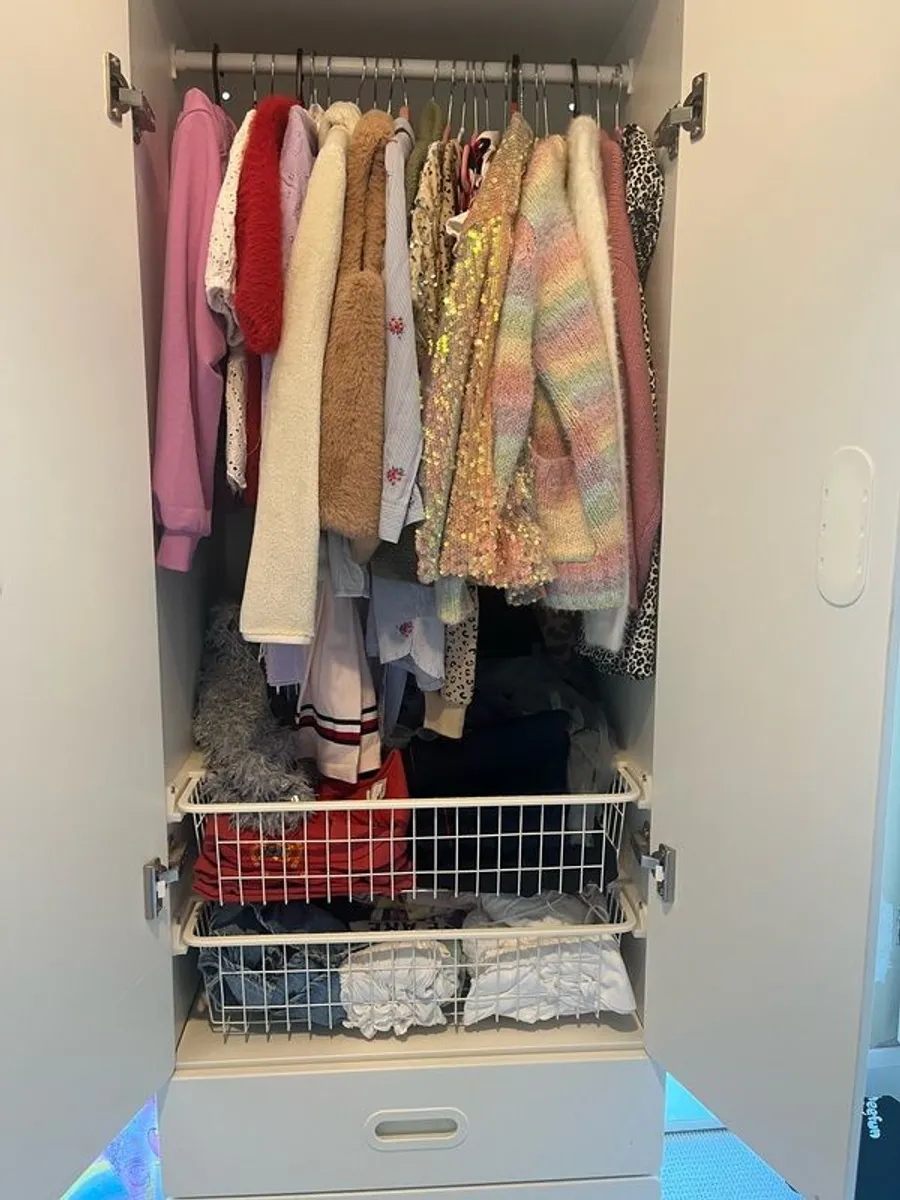 Kids wardrobe - Image 2