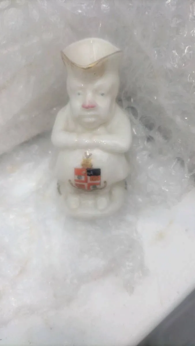 4 VINTAGE Toby JUGS - Image 3