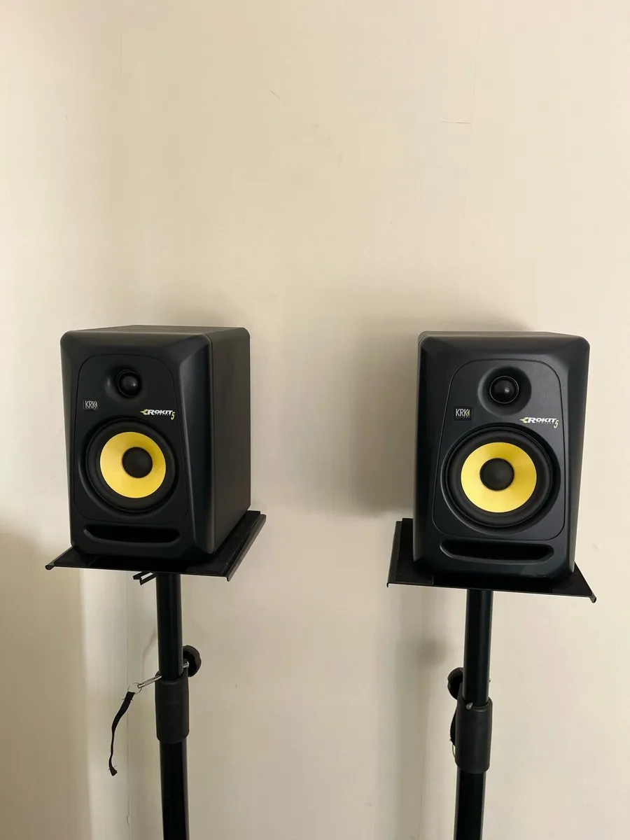 KRK Rokit 5 Speakers w/Stands - Image 1