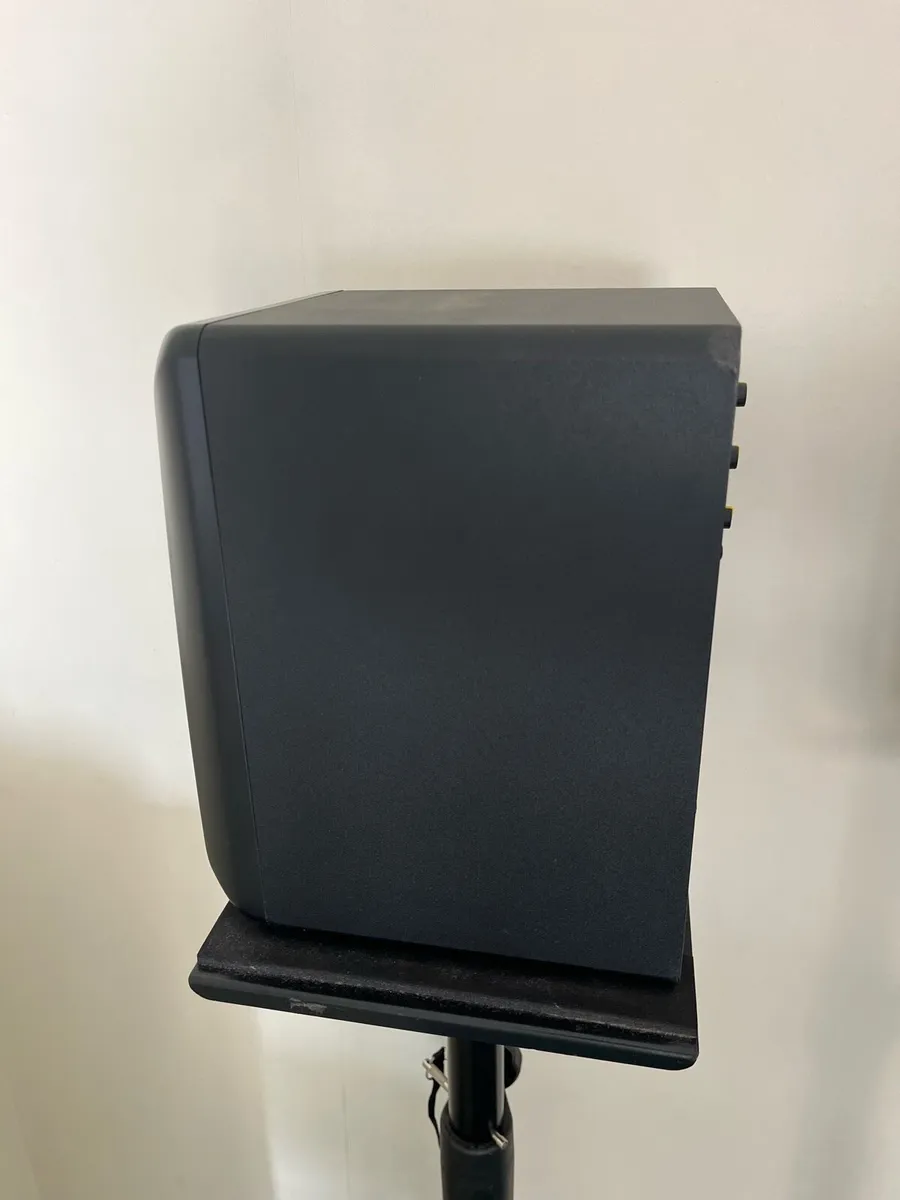 KRK Rokit 5 Speakers w/Stands - Image 3