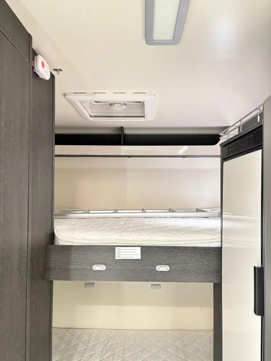 2024 Ford Roller Team Zefiro 675 6 BERTH,AUTOMATIC - Image 3