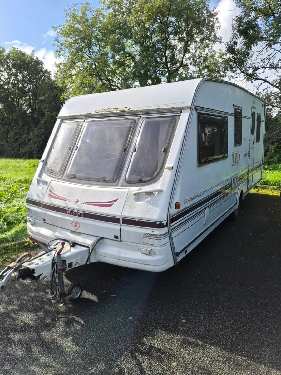 Swift Challenger 4 berth - Image 1