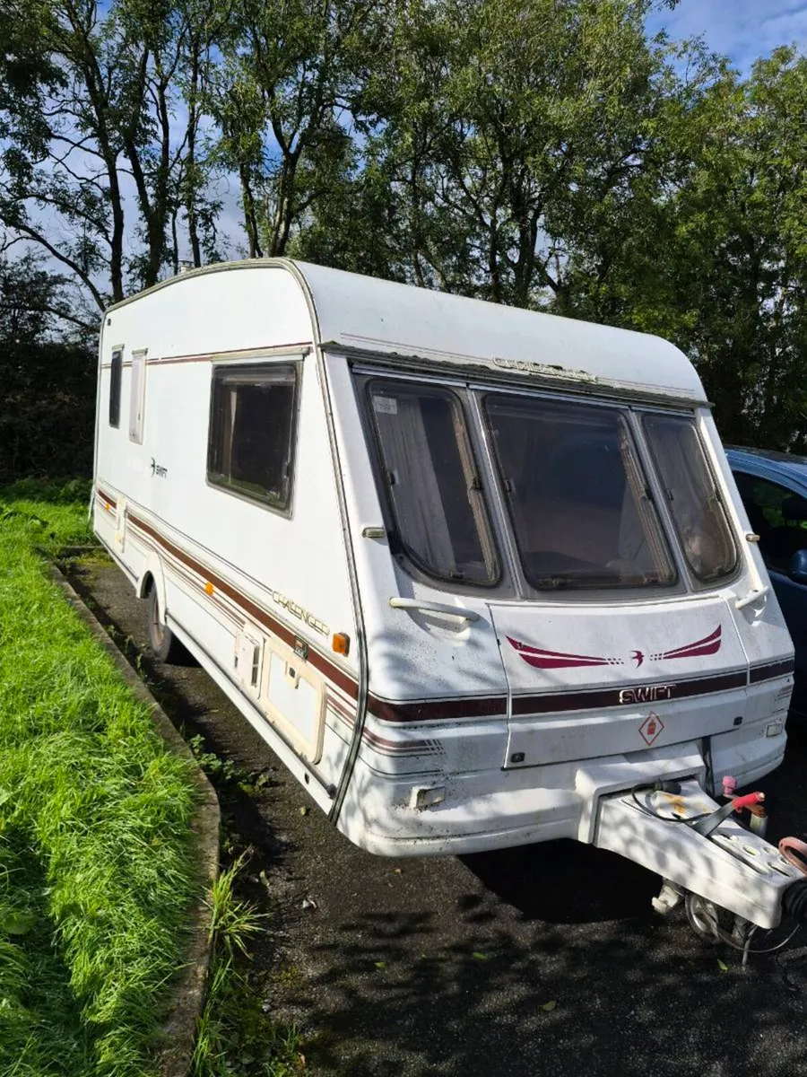 Swift Challenger 4 berth - Image 3
