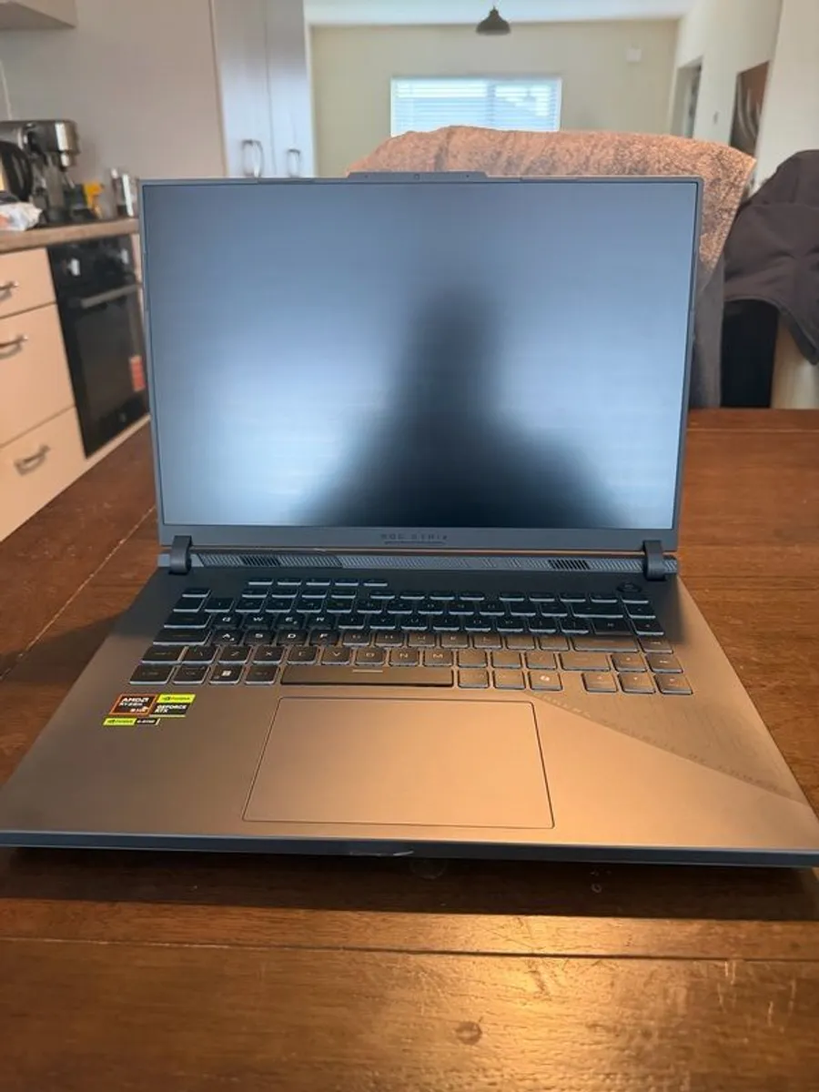 Asus Rog Strix G16 Gaming Laptop - Rtx 5070 - 32gb Ram - Image 1