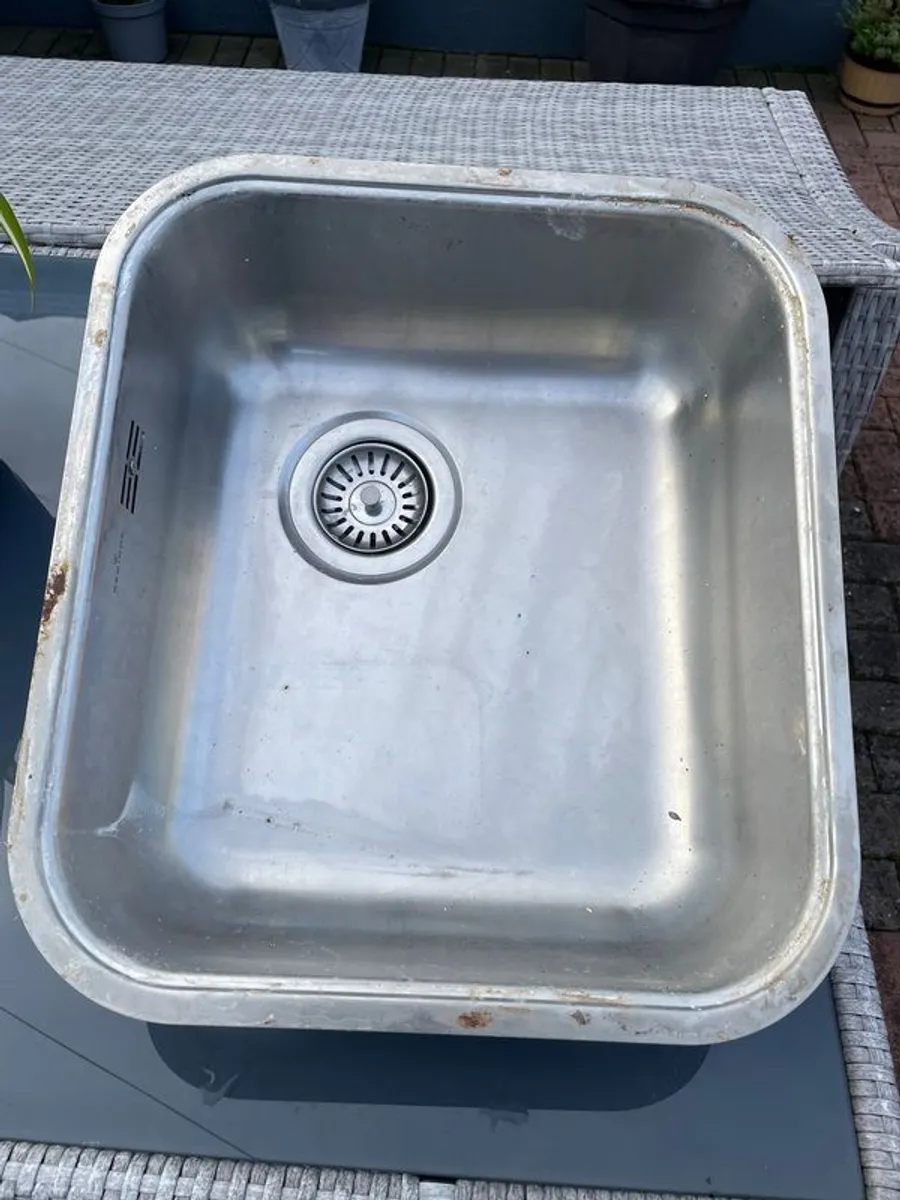 Under counter sink - Image 1