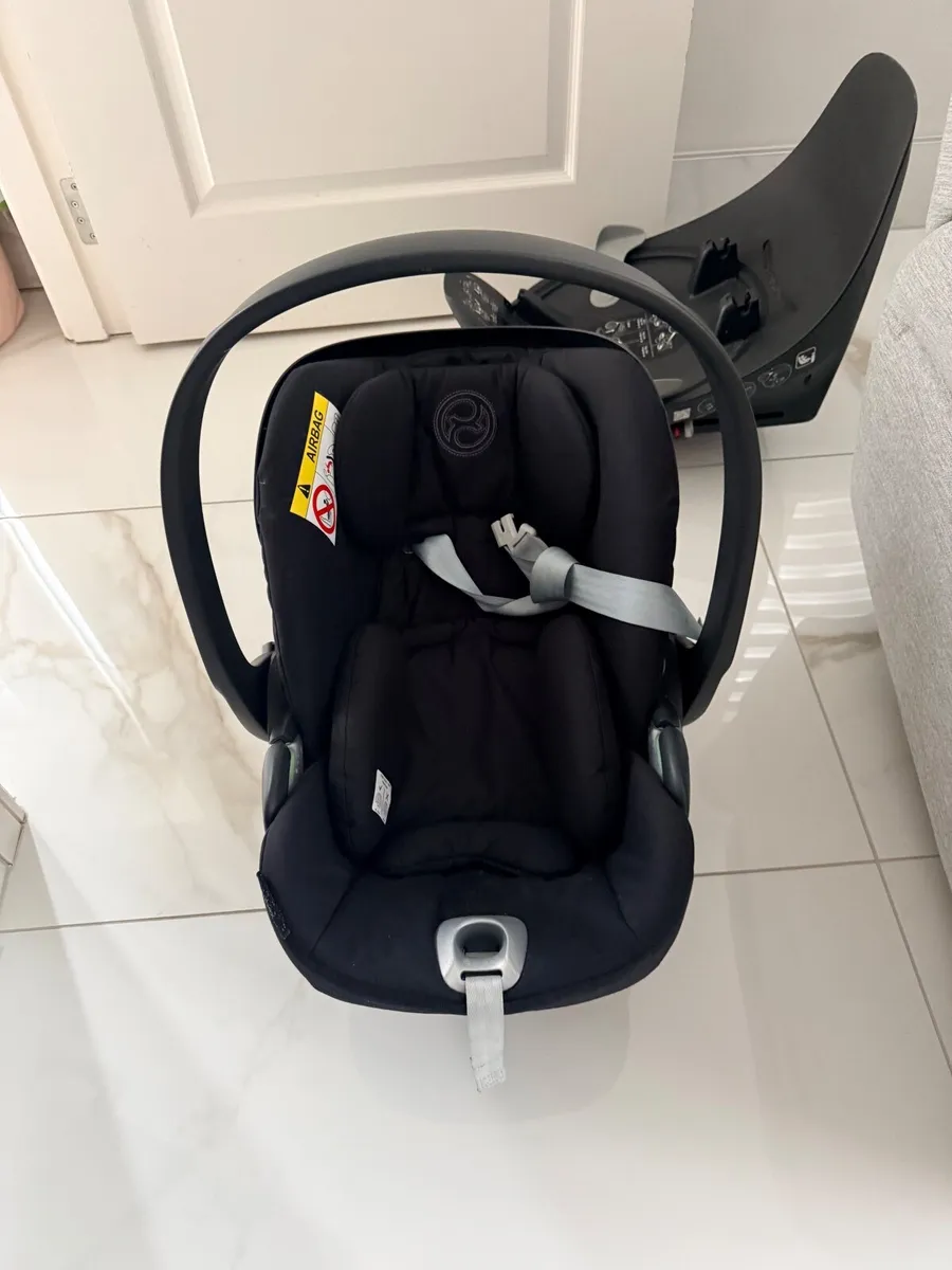 Cybex Cloud T i-Size Rotating Car Seat and Base - Image 2