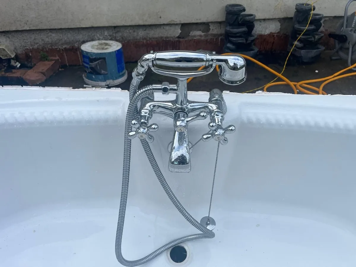 Perfect Bathtub with Tap - Image 1