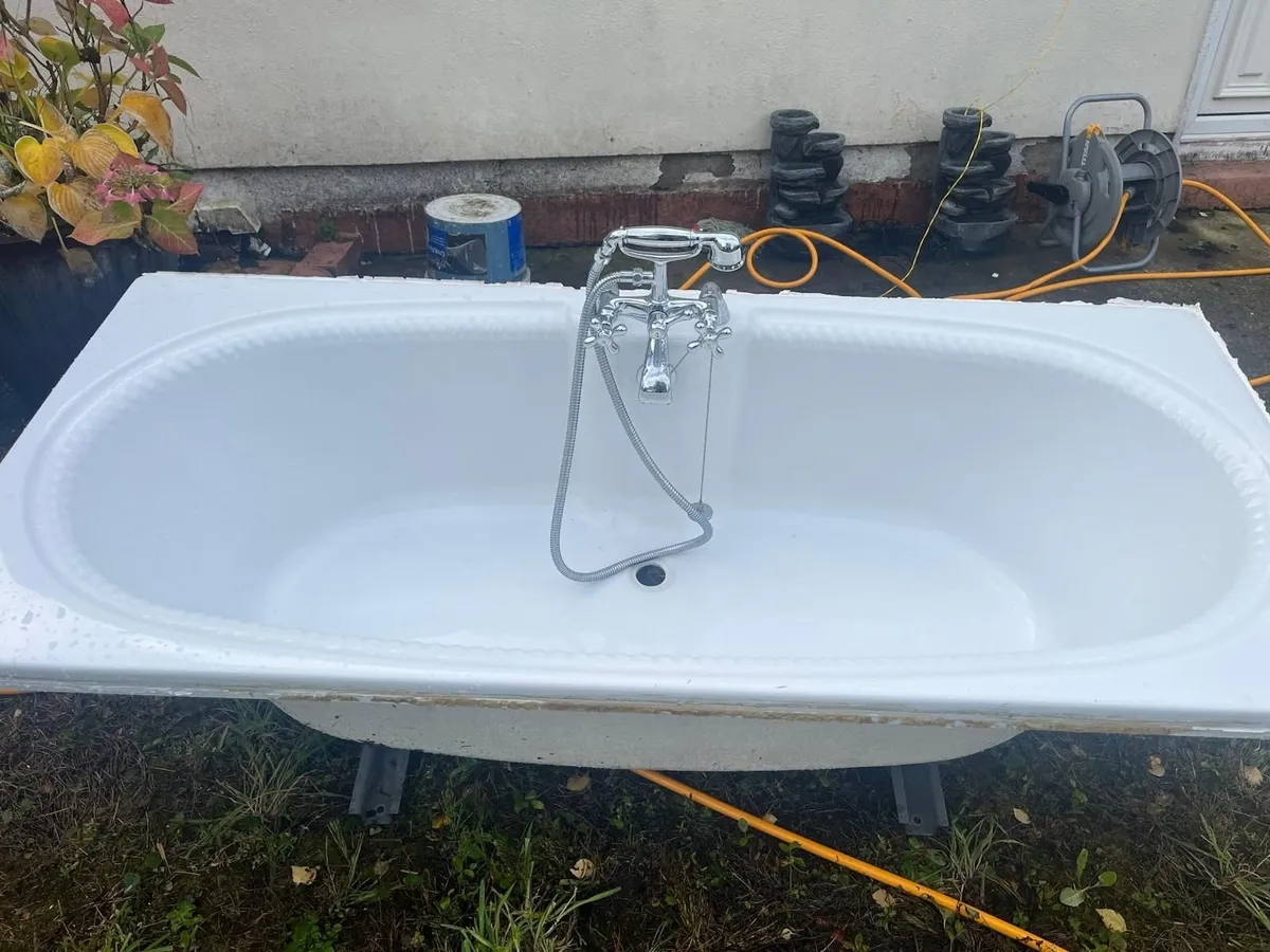 Perfect Bathtub with Tap - Image 2