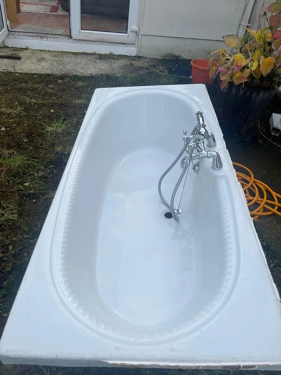 Perfect Bathtub with Tap - Image 3