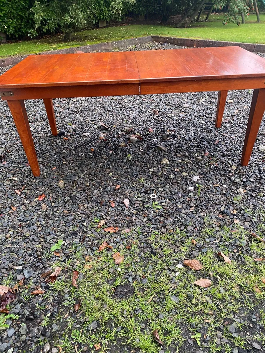 Kitchen table - Image 1