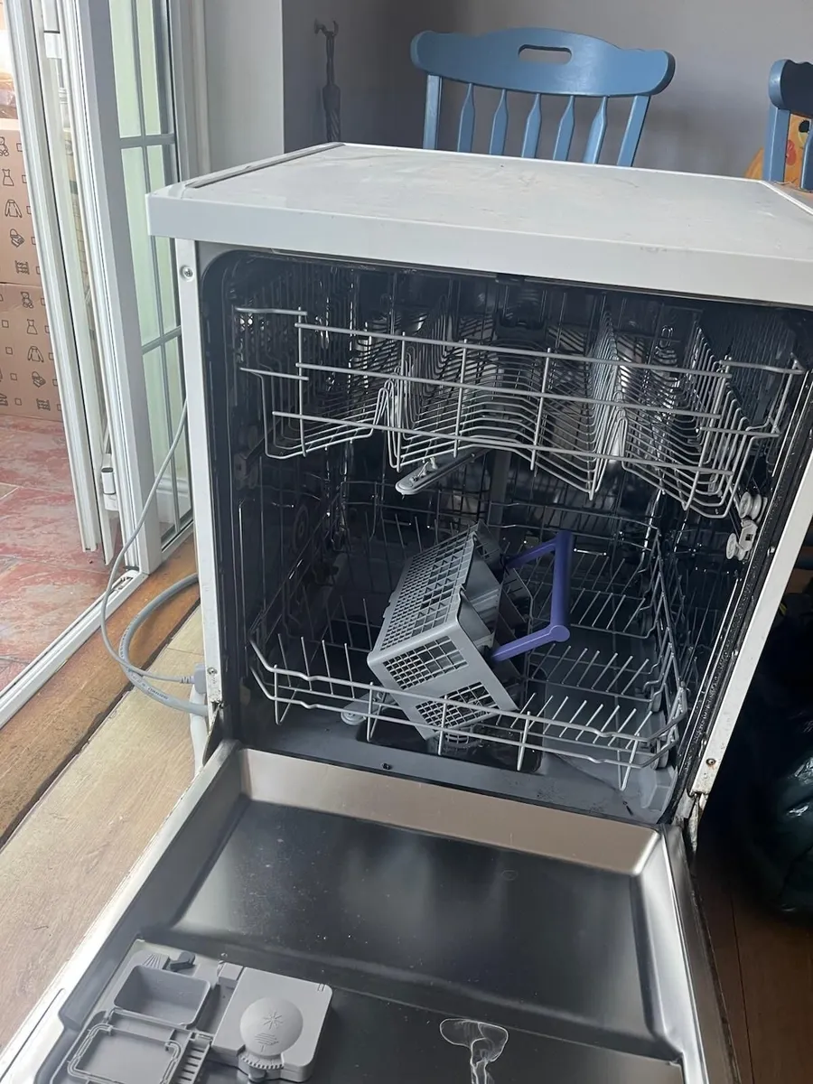 Dishwasher - Image 3