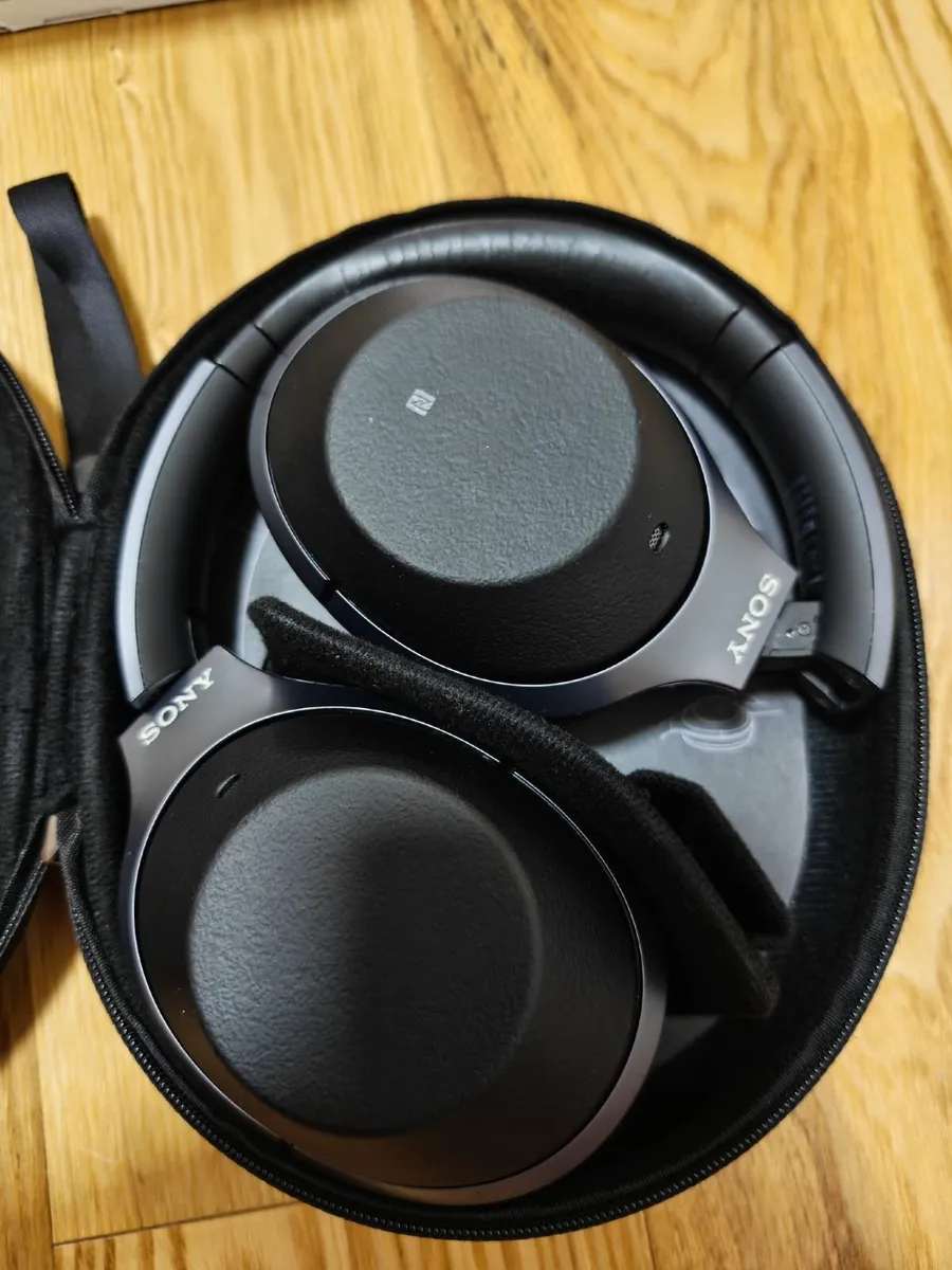 Sony WH-1000XM2 Wireless Noise Cancelling Headphon - Image 2