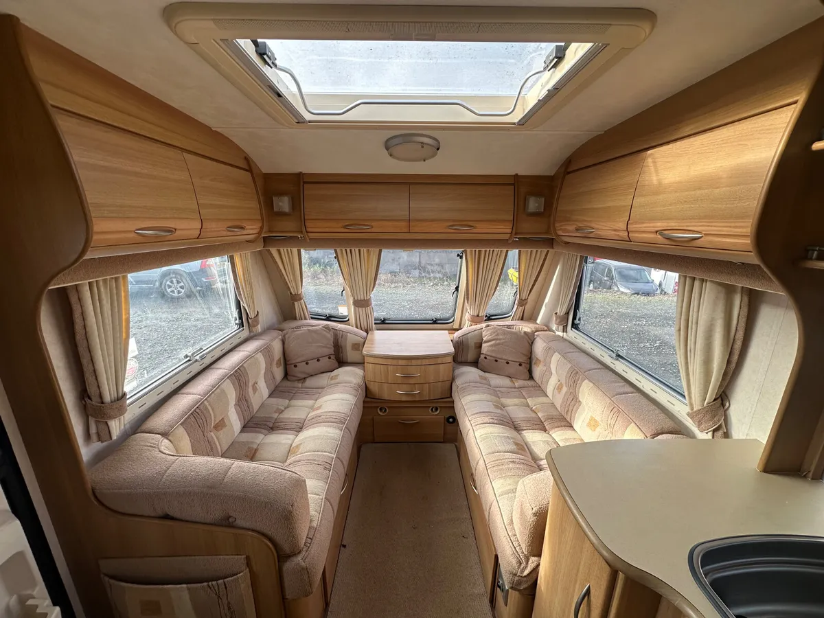 Fixed Bed 2008 Coachman Vip - Image 2