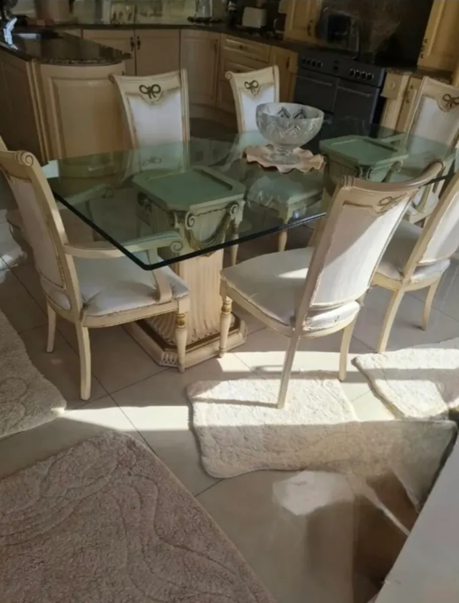 Italian table and chairs cream and gold - Image 1